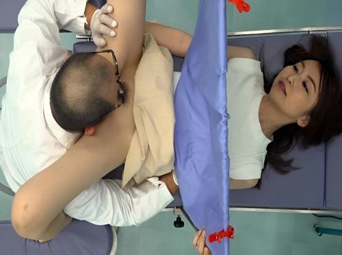 O velho médico e sua linda irmã O velho médico e sua linda irmã